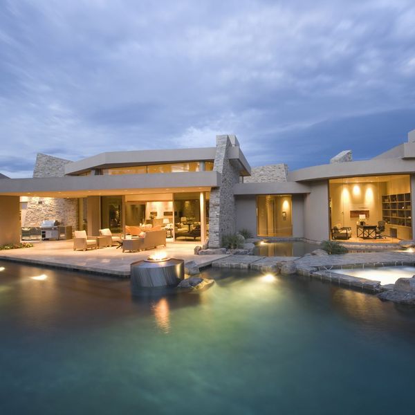 photo of a luxury home in California photo of a luxury home in California